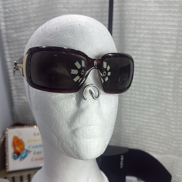 (Z6) PRADA Vintage Sunglasses
SPR 01H 2AU-5G1 - Picture 3 of 14